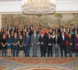 Fotografía de grupo de Su Alteza Real el Príncipe de Asturias con la última promoción de Registradores de la Propiedad, Mercantiles y Bines Muebles
